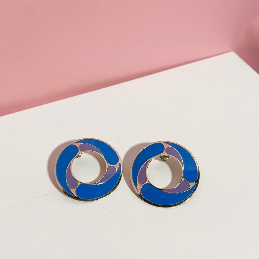 Vintage funky retro circle hoop earrings